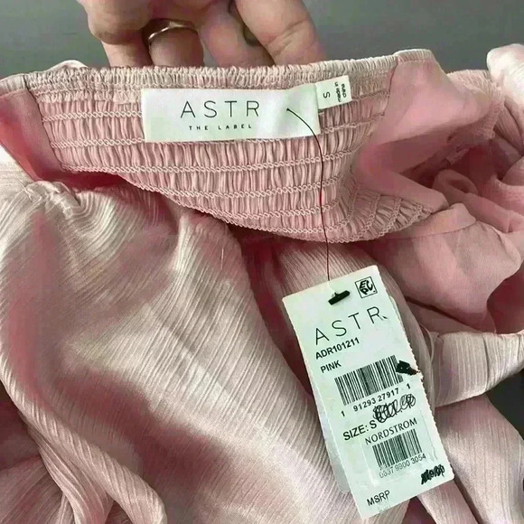 ASTR THE LABEL- NWT  Long Sleeve Satin Minidress Sz Small- Pink - Picture 8 of 9